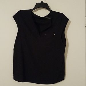 Cap sleeve black top